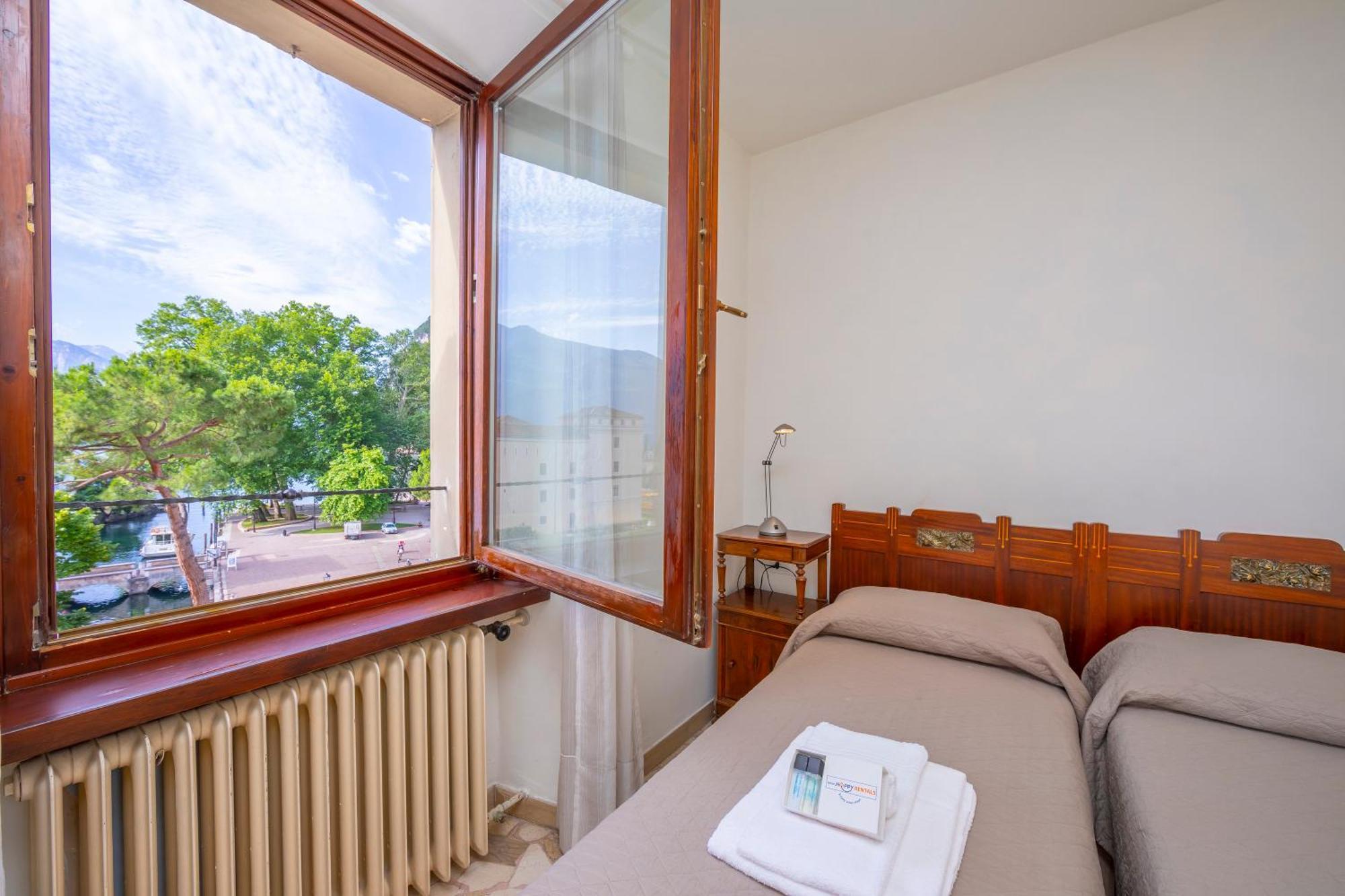 Residenza Rocca Del Lago 3 - Happy Rentals Riva del Garda Exterior photo